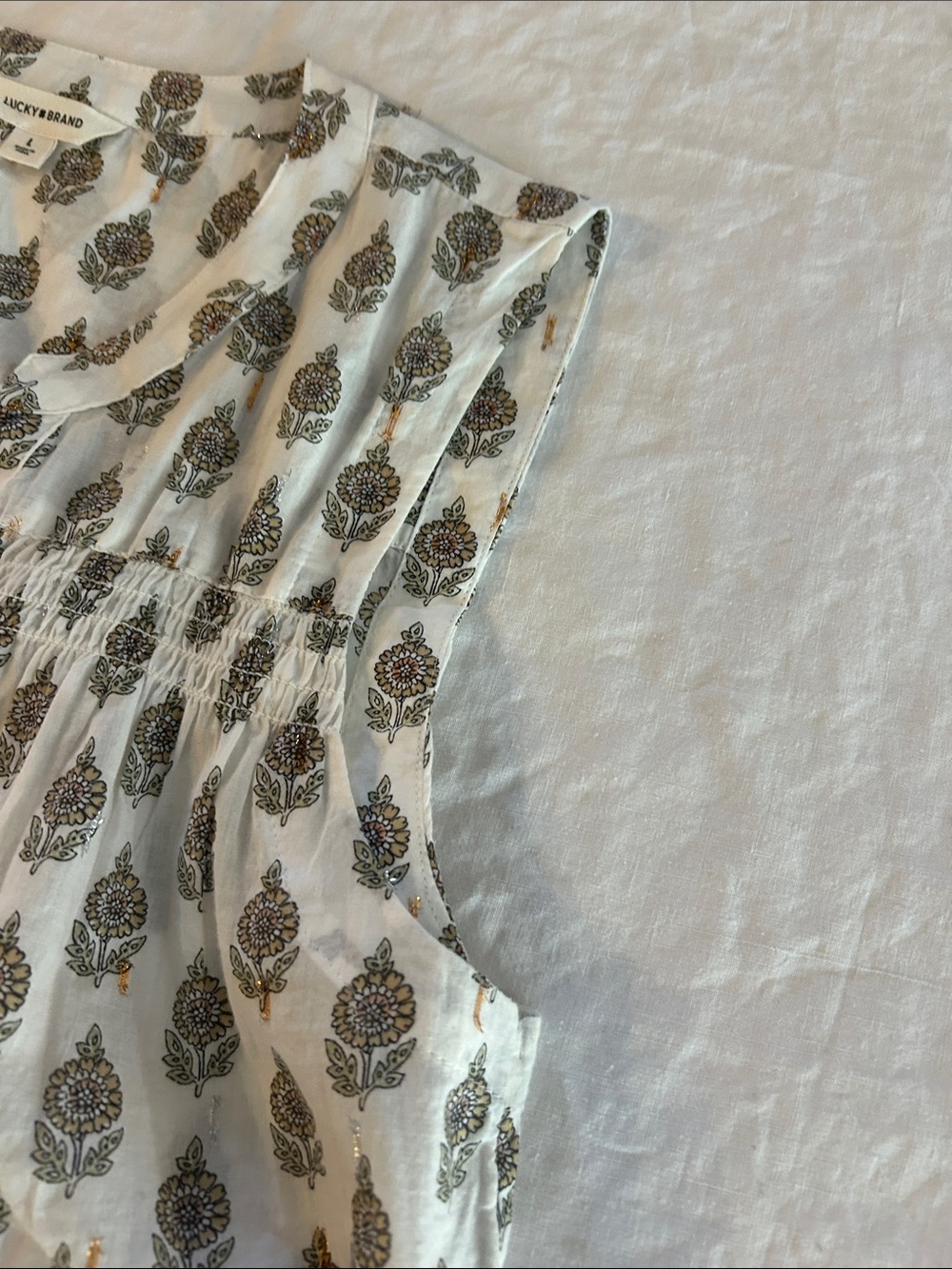 Lucky Brand Cream Floral Button-Up Shell with Olive and metallic accents. Sz L - Picture 6 of 9